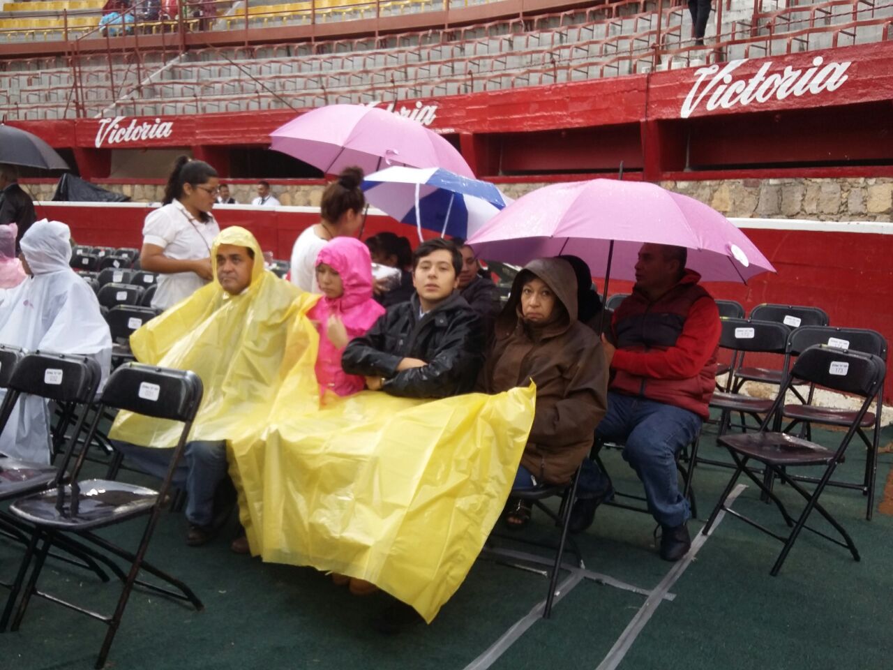 lluvia Monumental concierto Juan Gabriel 2