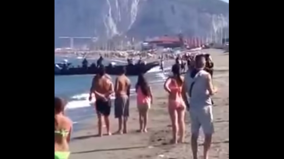 narcos desembarcan droga en playa