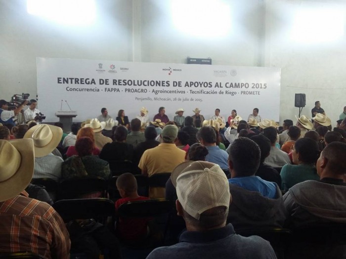 Campesinos Se Benefician Con Maquinaria  Para Mejorar Procesos De Producción En Michoacán