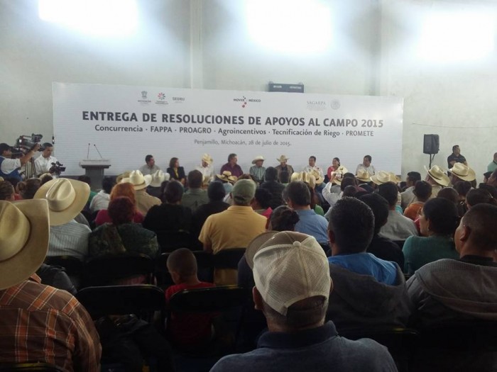 Campesinos Se Benefician Con Maquinaria Para Mejorar Procesos De Producción En Michoacán