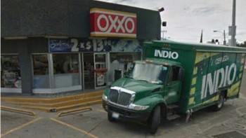Oxxo-Morelia-camion-cerveza-Indio