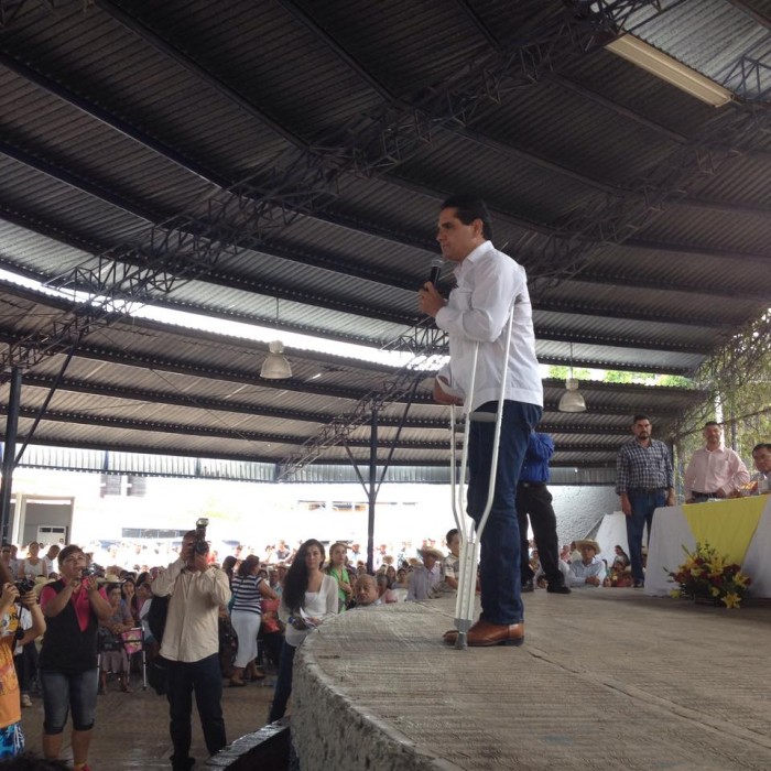 Silvano en muletas