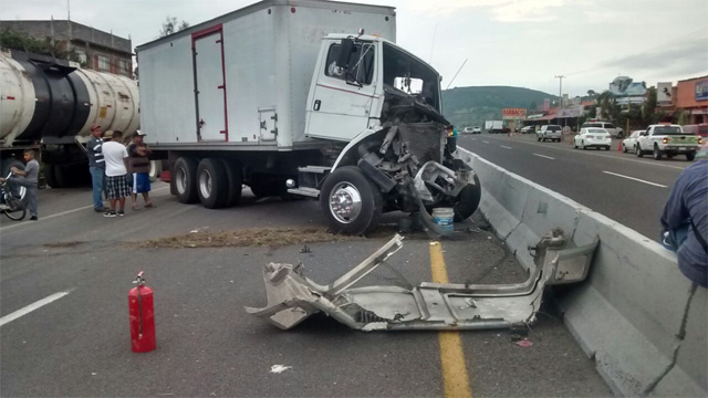 accidente-camion-carretera-salida-Salamanca