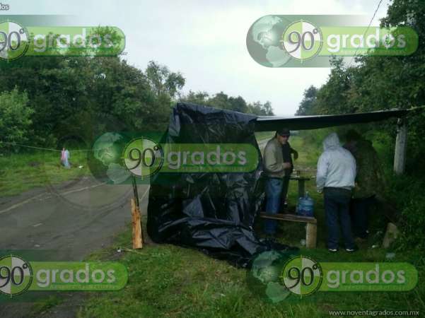 barricada en Ucareo Zinapécuaro Michoacán 3