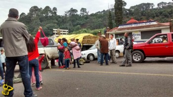 bloqueo-pobladores-carretera-Patzcuaro
