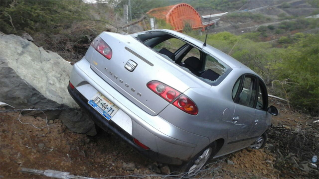 carro-accidentado-enfrentamiento-Autopista-Siglo-XXI-22-julio-2015