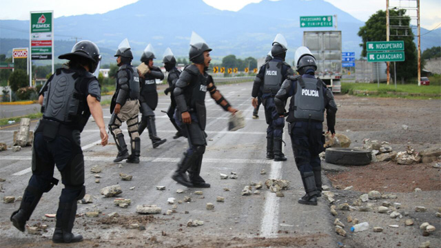 granadero-barricada-2