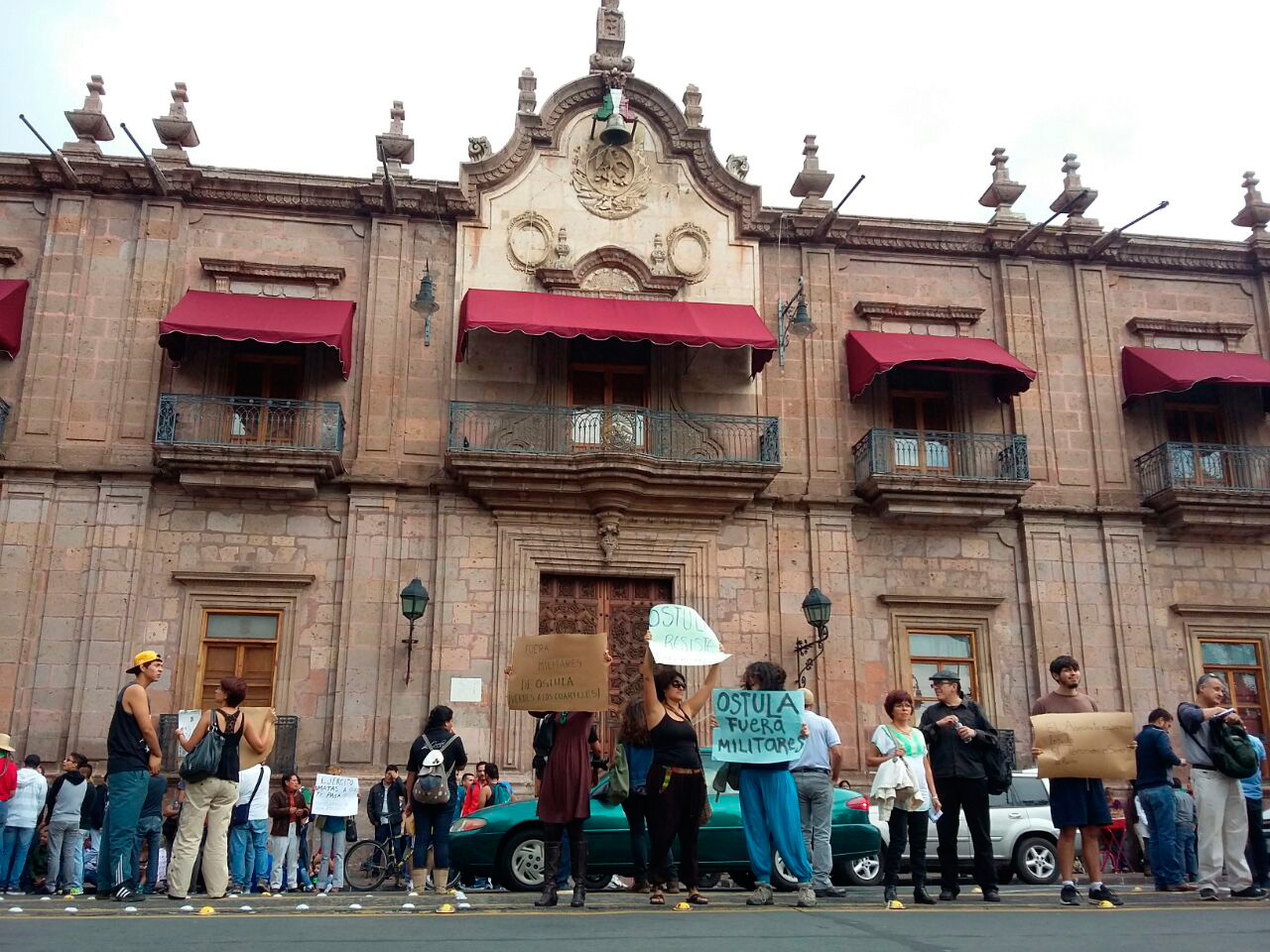 manifestacion-Ostula-Palacio-Gobierno-Morelia