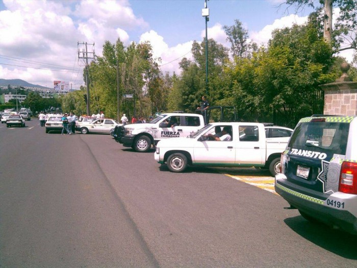 taxis bloquean casa de gobierno