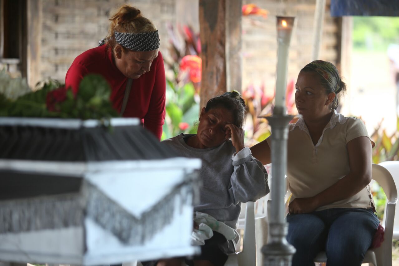 velorio niño muerto en Aquila