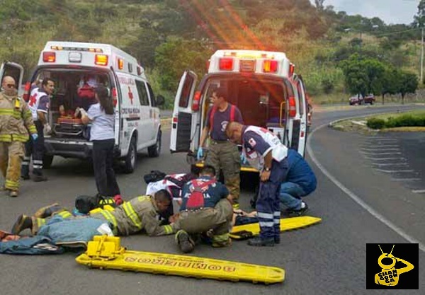 MORELIA Cuatro heridos deja accidente de un auto a la  altura del club Futurama (3)