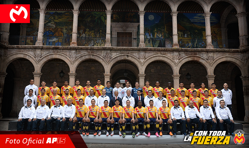 foto oficial monarcas 2015 3