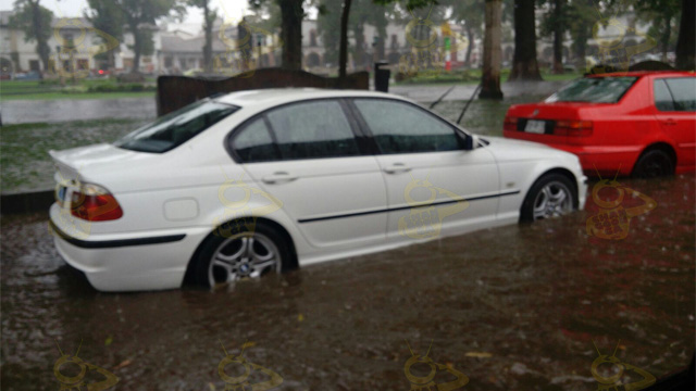 lluvia-Patzcuaro-Plaza-Grande-3