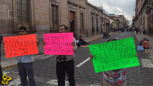 manifestantes-Ayuntamiento-Morelia
