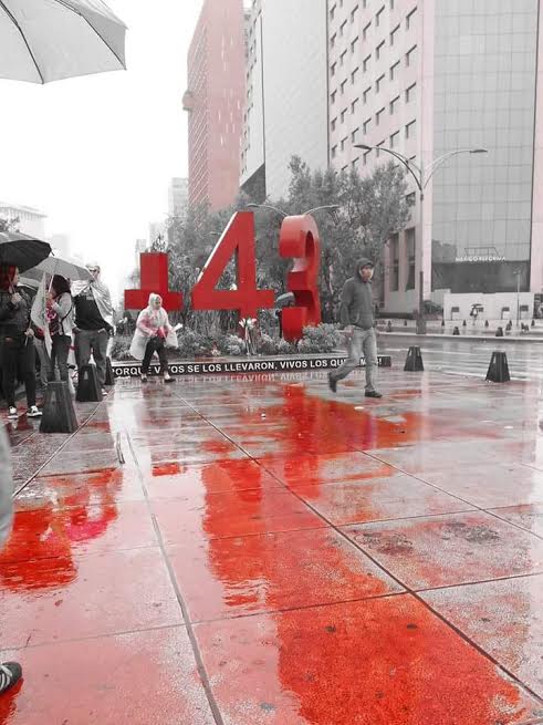 monumento 43 normalistas Ayotzinapa