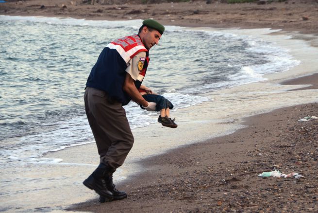 niño ahogado migrante europa 2