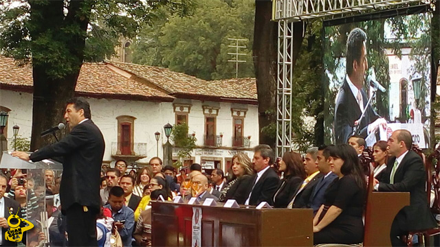 toma-de-protesta-Victor-Baez-Patzcuaro