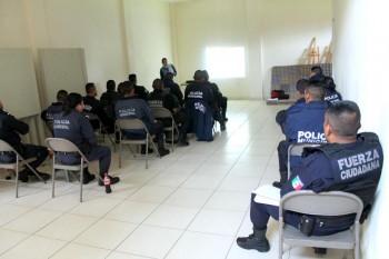 Capacitan A Policías En Pátzcuaro