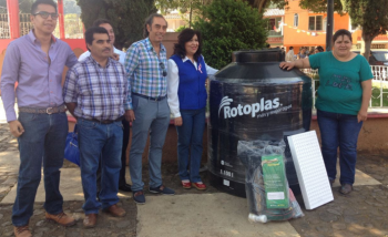 Entregan recursos para la agricultura familiar en Atécuaro