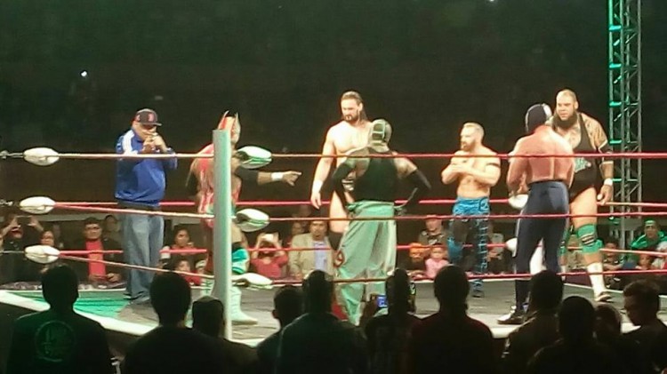 Konan Hace Aparición Sorpresa En Lucha De Rey Mysterio Para Calentar A La Afición Moreliana