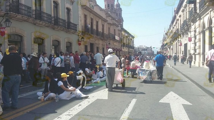 manifestacion de trabajadores de salud en congreso