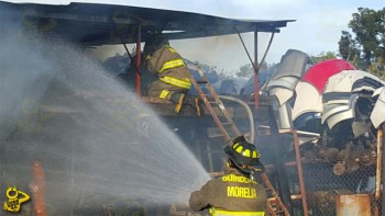 incendio-establo-Morelia-bomberos-2