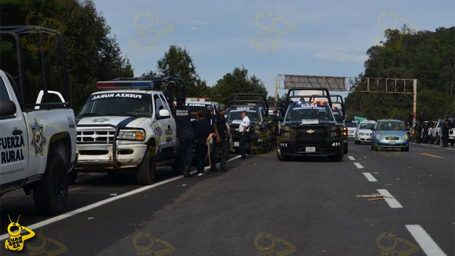 policias-granaderos-operativo-Autopista-Siglo-XXI-Caseta-Zirahuen
