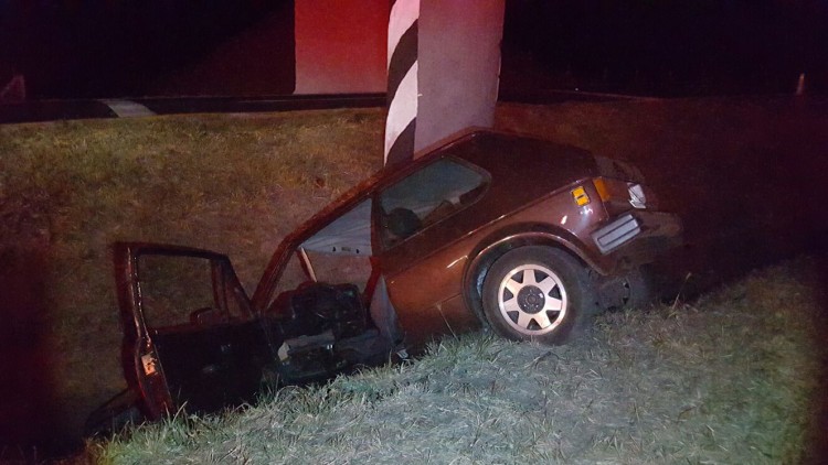 MORELIA Auto se accidenta_ el chofer abandona a mujer que iba con él, está lesionada (5)