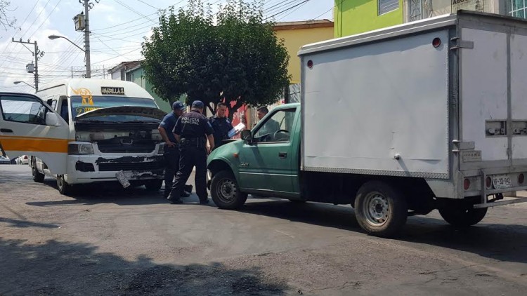 Pasajera Lesionada Tras Que La Combi Choca Vs Camioneta #Morelia