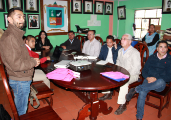 Alcaldes y legisladores se acercan a la Univim