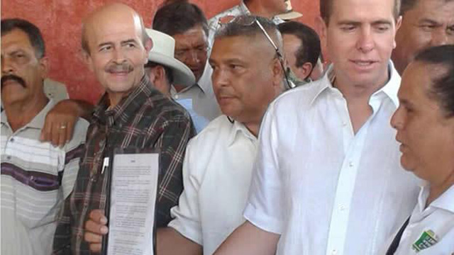 Fausto-Vallejo-y-Alfredo-Castillo-reunion-autodefensas-Michoacan