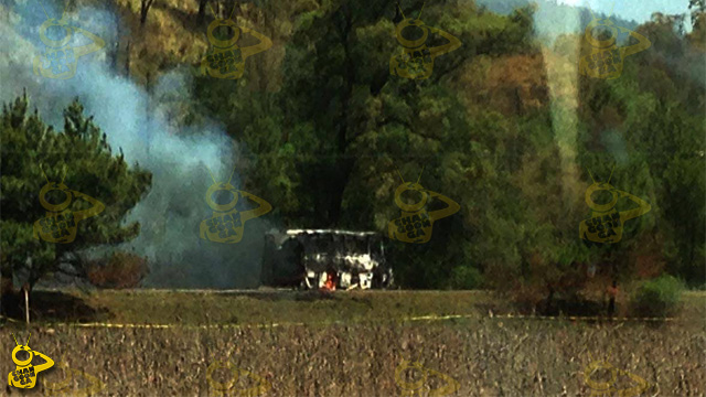 autobus-incendiado-Chilchota-narcobloqueos-Michoacan