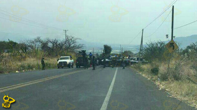 bloqueo-Michoacan-policias-2