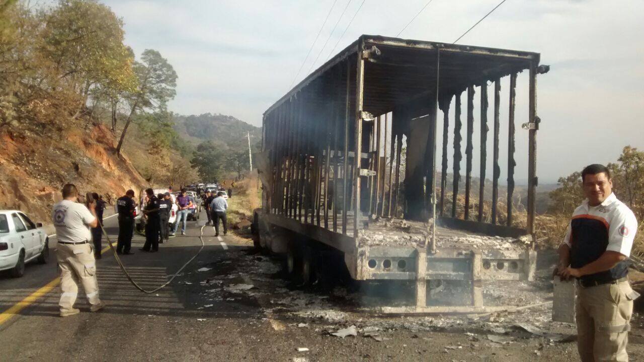 camión quemado gabriel zamora 15 abril 3