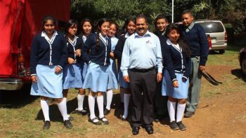 diputado-Jose-Guadalupe-Aguilera-Rojas-jovenes-escuela