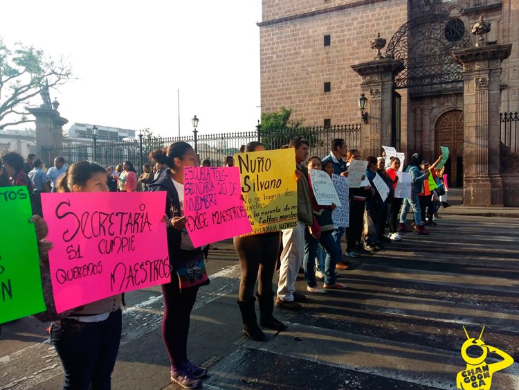 manifestación-frente-a-palacio-de-gobierno