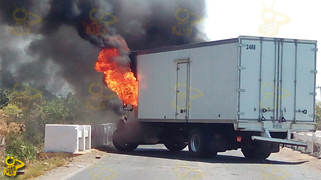 quema-camion-Tierra-Caliente-Michoacan-3