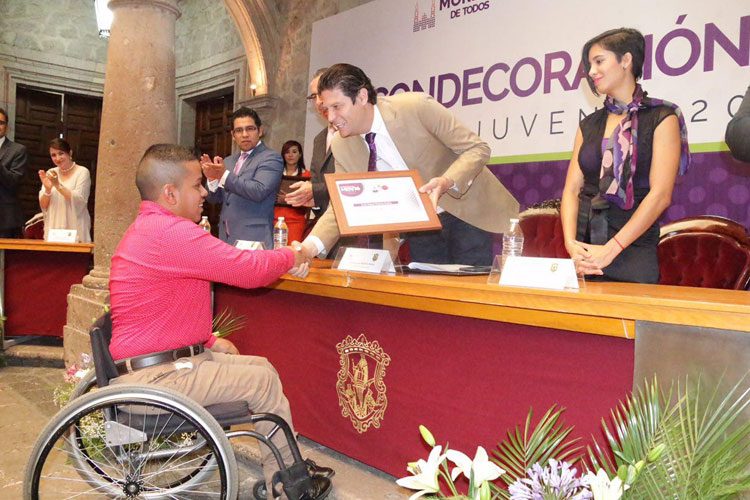 Ayuntamiento-de-Morelia-reconoce-y-apoya-a-jóvenes-destacadoss
