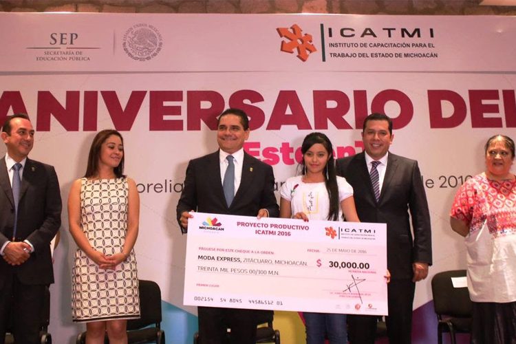Silvano-Aureoles-Conejo-Con-el-Icatmi4