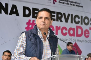 Silvano-Aureoles-conejo