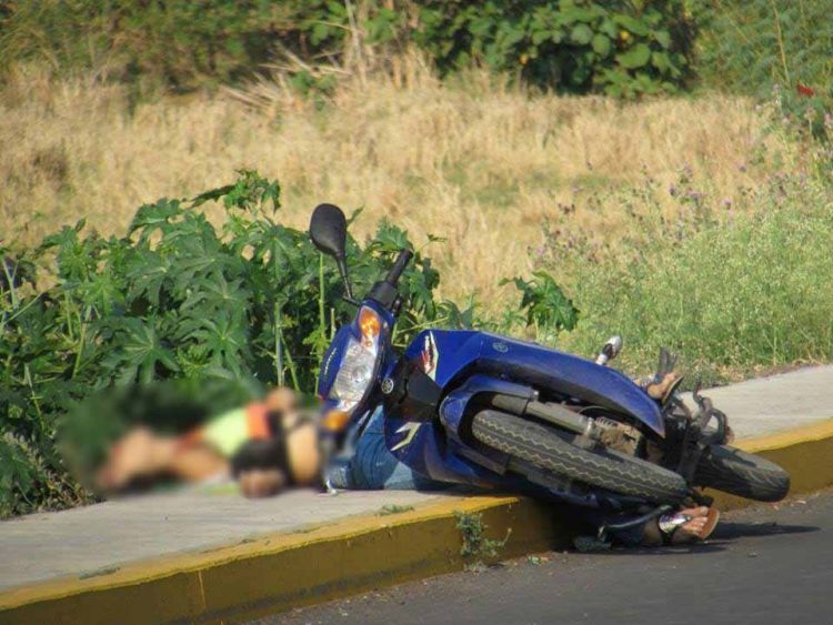 ZAMORA Asesinan a mujer mientras viajaba en una motocicleta en Zamora (2)ZAMORA Asesinan a mujer mientras viajaba en una motocicleta en Zamora (2)