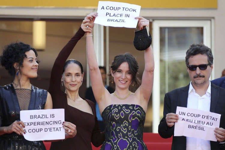actores-Cannes-protesta-Brasil