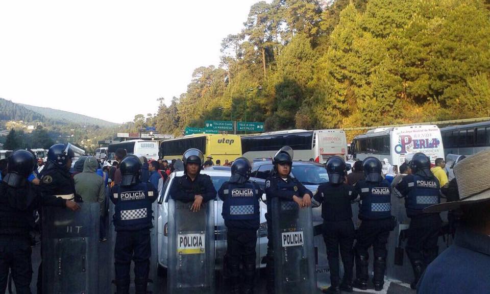 caravana cnte michoacan bloqueo 2