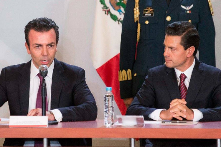 Alejandro-Ramírez-con-Peña-Nieto-1