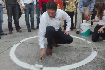 Alfonso-Martinez-pintando