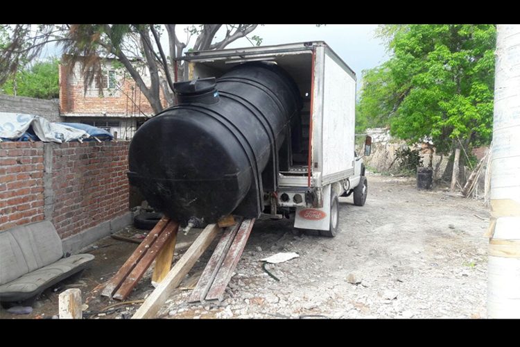 Asegura-SSP-en-Cuitzeo-camioneta-con-siete-mil-litros-de-hidrocarburo.-2