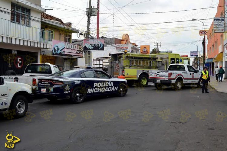 Atienden-fuga-de-combustible-de-una-camioneta-de-valores-en-la-Félix-Ireta-3