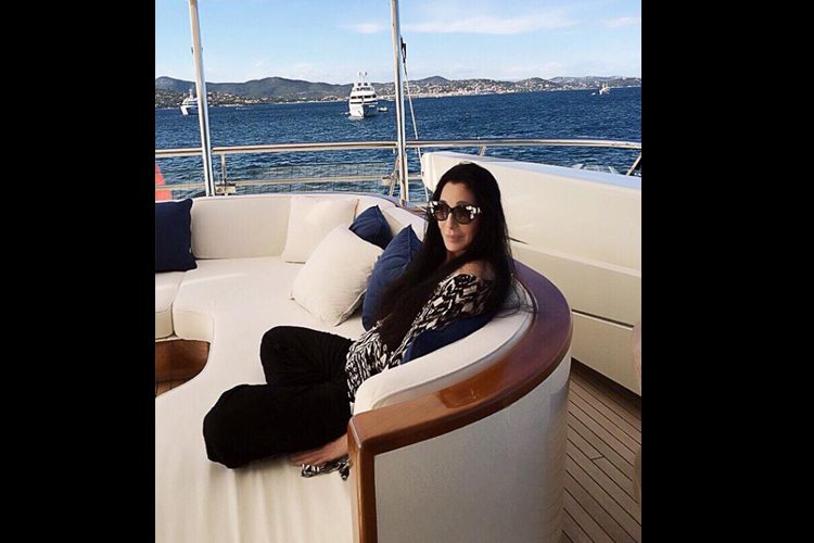 Cher-Aparece-Más-Radiante-Que-Nunca-Después-De-Anunciar-Su-Agonía-Por-Enfermedad-1