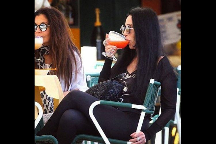 Cher-Aparece-Más-Radiante-Que-Nunca-Después-De-Anunciar-Su-Agonía-Por-Enfermedad-2