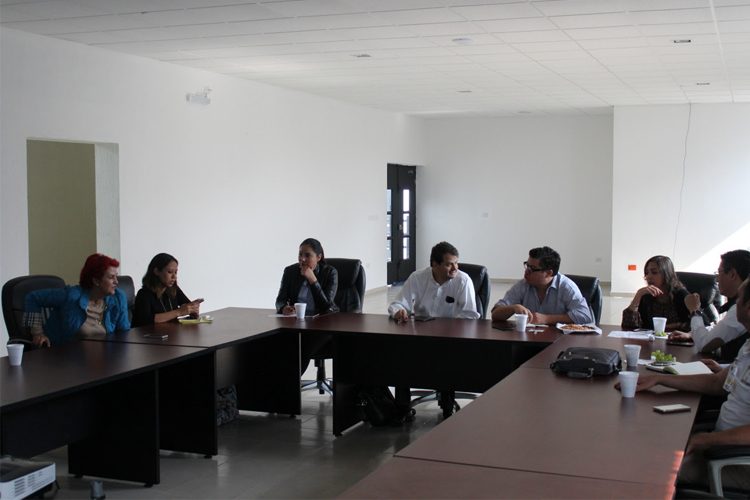 Comisaria-en-reunión